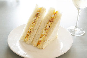 ベーコンエッグサンド