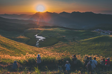 奈良県　曽爾高原のススキと秋の夕景