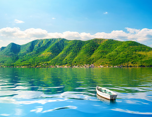 Obraz premium Fishing boat in Perast
