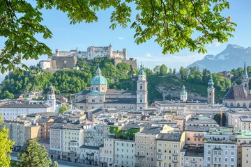 Naklejka premium Widok na miasto Salzburg, Austria