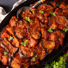 arni me melitzanes - stewed lamb with eggplant
