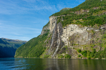 Fototapeta na wymiar Sieben Schwestern, Geirangerfjord