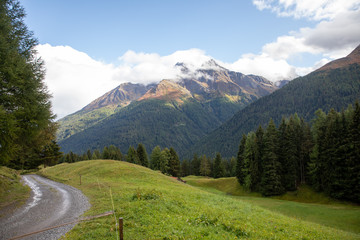 Fototapeta na wymiar Alpen im Herbst