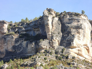 Paredes de piedra en el Parque Natural del Alto Tajo. Castilla la Mancha. España