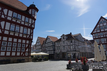 Historische Fachwerkhäuser am Rathausplatz in Melsungen