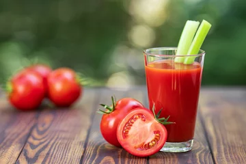 Fototapete Saft tomato juice in glass  © alter_photo