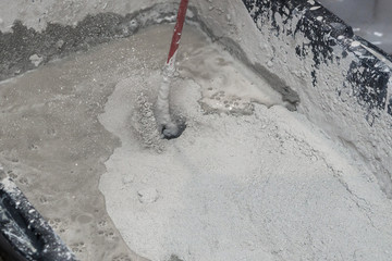 screed fill. mix the solution to fill the floor. liquid floors. interfere with cement for repair...