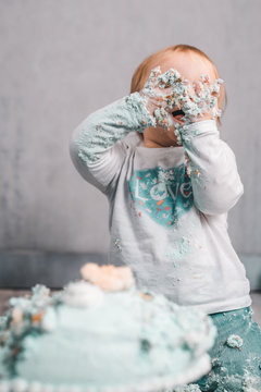 Cake smash kleines Kind BabyTorte essen Dekoration - Variation 3