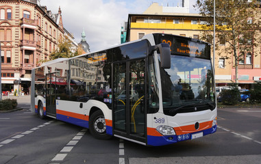 Fototapeta na wymiar Bus in juisbaden on a city street
