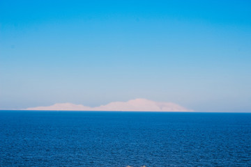 Obraz premium Resort by the sea, the water, the clear blue sea