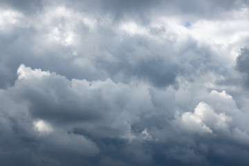 cumulonimbus clouds of an average tier