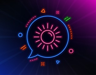 Sun line icon. Neon laser lights. Hot weather sign. Summer symbol. Glow laser speech bubble. Neon lights chat bubble. Banner badge with sun icon. Vector