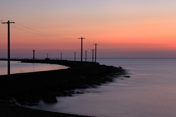 Obraz premium 福井県 三国港突堤の夕景