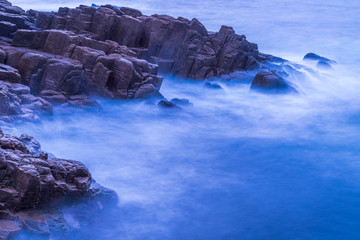 冬の日本海、カニを食べるついでに波ざっぱ～んも見てみよう！