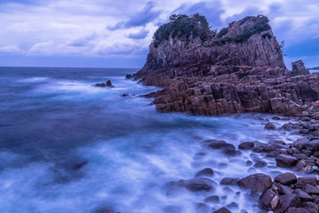 冬の日本海、カニを食べるついでに波ざっぱ～んも見てみよう！