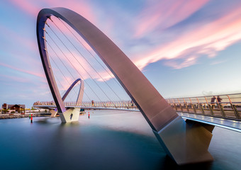 Fototapeta premium Elizabeth Quay Bridge long exposure