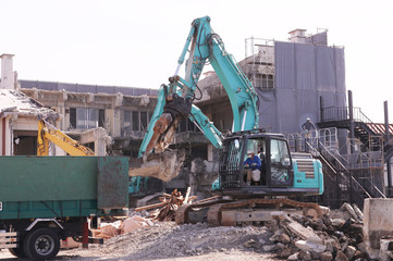 コンクリート建造物の解体工事