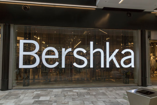 Bershka Images – Browse 224 Stock Photos, Vectors, and Video | Adobe Stock