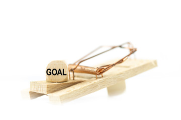 Mausefalle und W&uuml;rfel mit wei&szlig;em Hintergrund - Goal