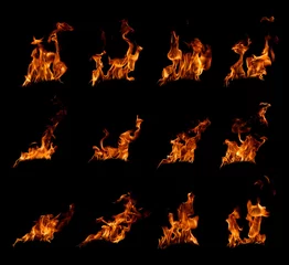 Poster Im Rahmen Feuerflammen auf schwarzem Hintergrund © Lyudmila Polichenko