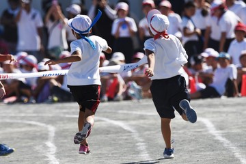 Japanese elementary school sports day / Schools in Japan, from elementary to high school, hold &ldquo;Sports Day&rdquo;.