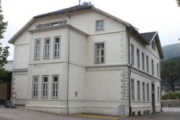 Alte Volksschule im Südtirol