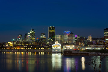 Obraz premium Montreal Old Port By NIght