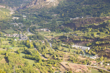 Fototapeta na wymiar Montañas y vistas del Pirineo de Huesca, Aragón, España