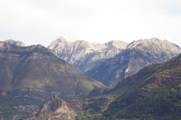 Fototapeta premium Montañas y vistas del Pirineo de Huesca, Aragón, España