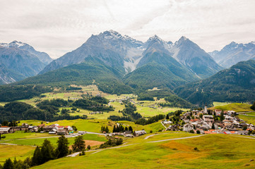 Ftan, Unterengadin, Dorf, Engadin, Alpen, Schweiz, Inntal, Wanderweg, Graubünden, Sommer, Schweiz