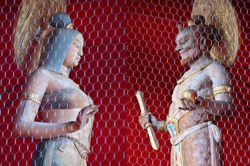 天の竜と金の竜