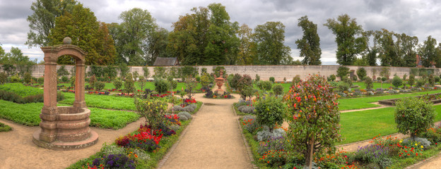 Der Klostergarten in Seligenstadt, Hessen