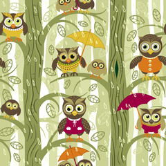 Owls in autumn seamless pattern in Scandinavian style. Owls on a tree in a autumn forest. Vector background for fabric, textile, wallpaper, posters, gift wrapping paper, napkins, tablecloths. 