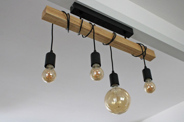 Lampes suspendues, bois et nature, intérieur design maison