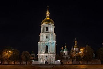 Fototapeta na wymiar Blick auf die Sophienkathedrale von Kiew in der Ukraine bei Nacht