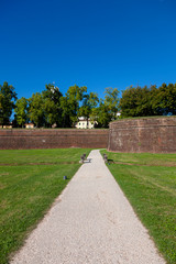 Lucca, le mura storiche e monumentali
