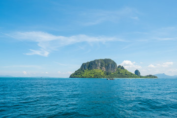 Fototapeta na wymiar Sea and Islands in Krabi, Thailand