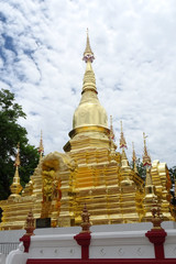 Naklejka premium Templo de oro de Chiang Mai, Tailandia
