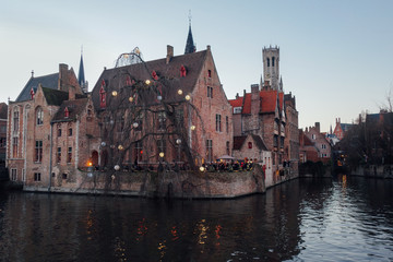 Fototapeta premium Canal à Bruges. Architecture flamande