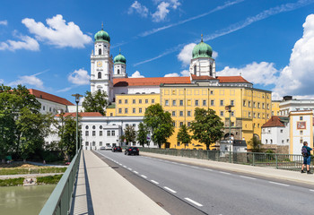 Fototapeta na wymiar Dom St. Stephan in Passau