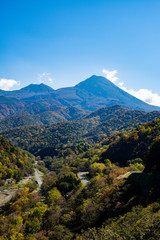 秋の知床　朝の岩尾別から望む紅葉の知床連山（北海道・斜里町・岩尾別）
