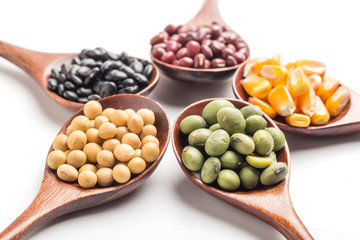 Whole grains are rich in nutrients