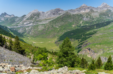 Fototapeta na wymiar view of mountains and valley in the french pyrenees