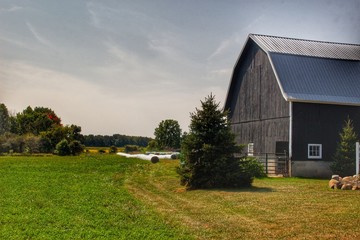 0570 - Black Haybarn (0570-BAR-091117-1219P)