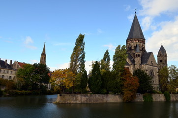 Fototapeta na wymiar Temple Neuf an der Mosel in Metz