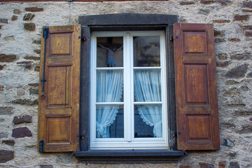 Fototapeta na wymiar Window of the stone house Klotten, Germany