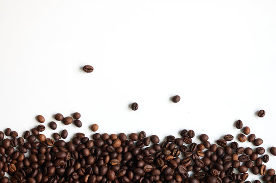 coffee beans on white background. © yallowww