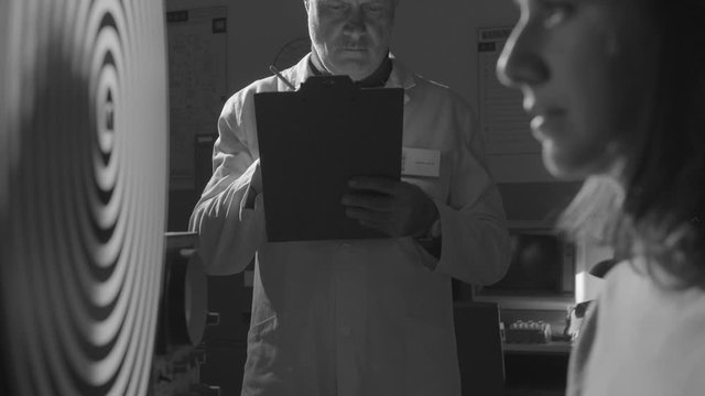 Hypnosis test in the lab with a rotating spiral