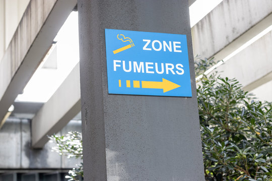 Panneau de zone fumeurs