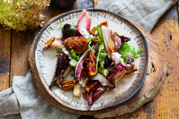 Caramelised figs and chicory salad